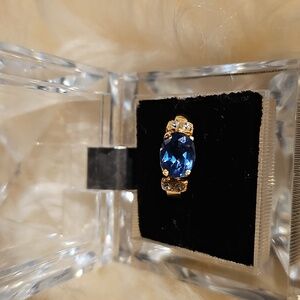 Elegant Blue and Gold Women's Ring